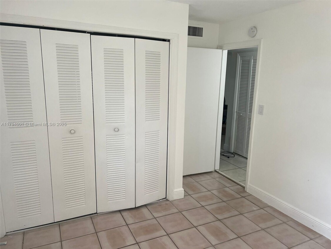 Foto del edificio - 9203 NW 38th Dr