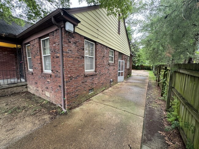 Photo - 787 Eva St (Memphis, TN) House