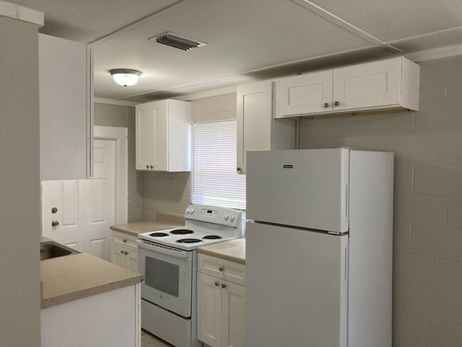 Foto del edificio - Two bedroom 1 bath