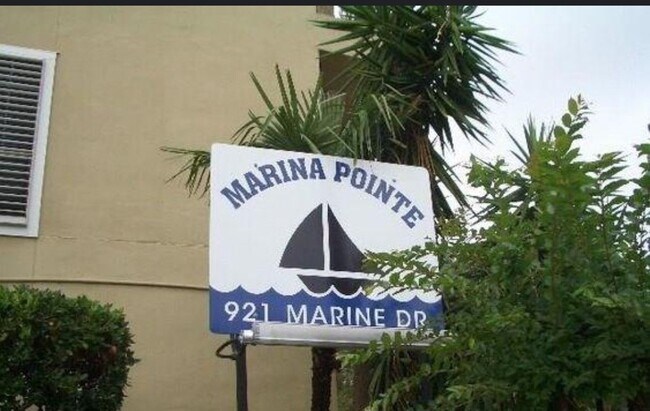 Building Photo - 921 Marine Dr