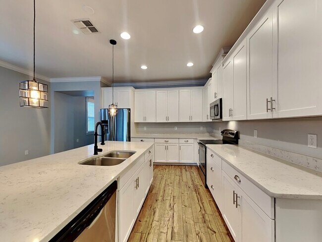 Building Photo - 1070 Cosmos Way