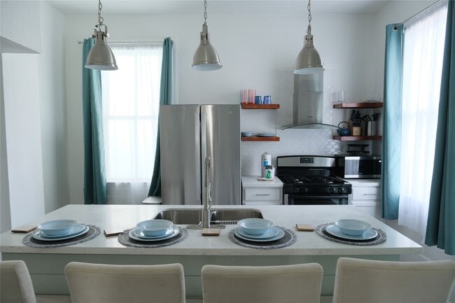 Building Photo - 2310 33rd St