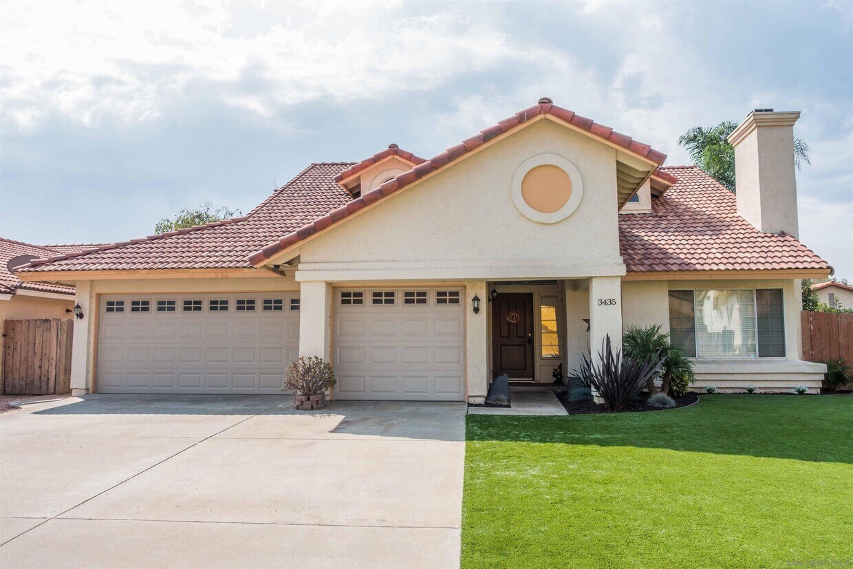 Foto principal - 3435 Crystal Wood Dr