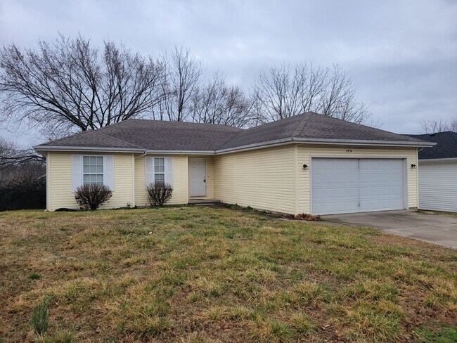 Foto del edificio - 3 Bedroom 2 Bath Close To Missouri State University $1295