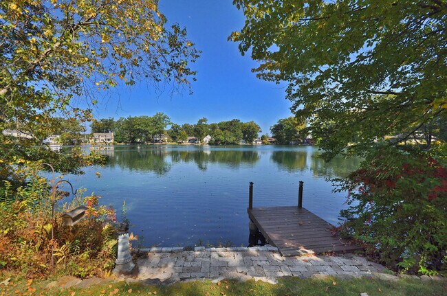 Foto del edificio - 74 Upper Rainbow Tr