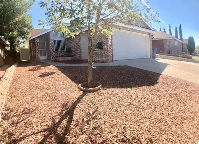 Building Photo - 3169 Queens Garden Cir