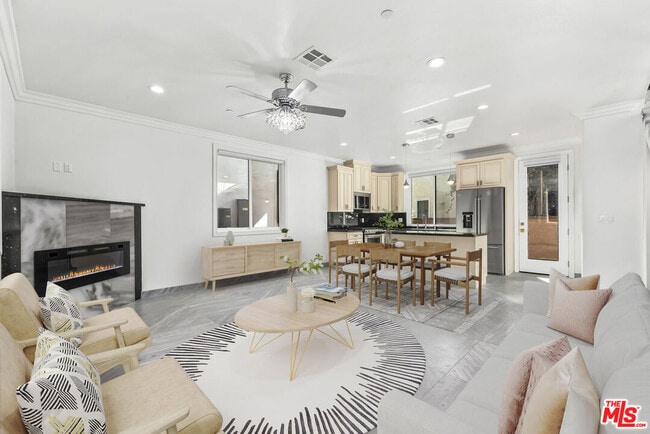 Foto del edificio - 2017 S Centinela Ave