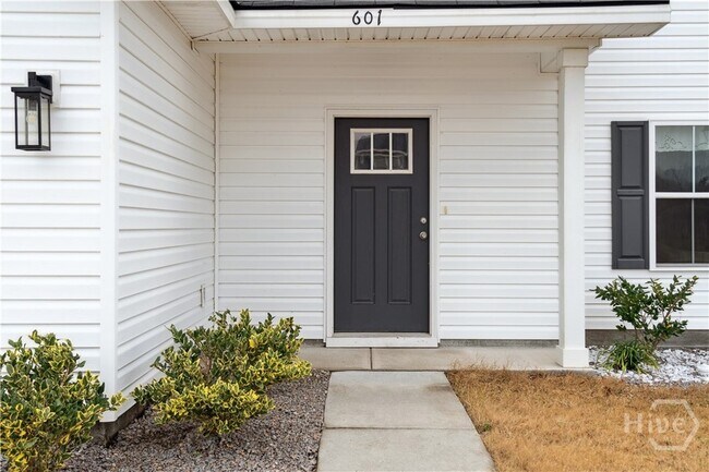 Foto del edificio - 601 Meloney Dr