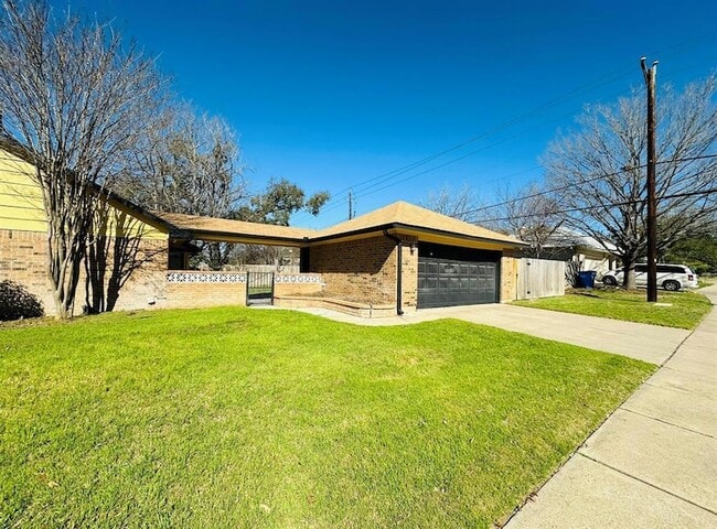 Photo - 306 Applewood Drive Unit House
