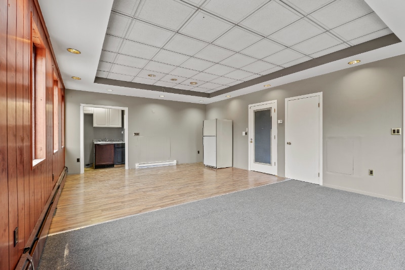 Building Photo - 129 N River St