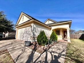 Building Photo - 2011 Ashberry Trail