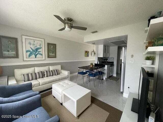 Foto del edificio - 524 Beach Park Ln