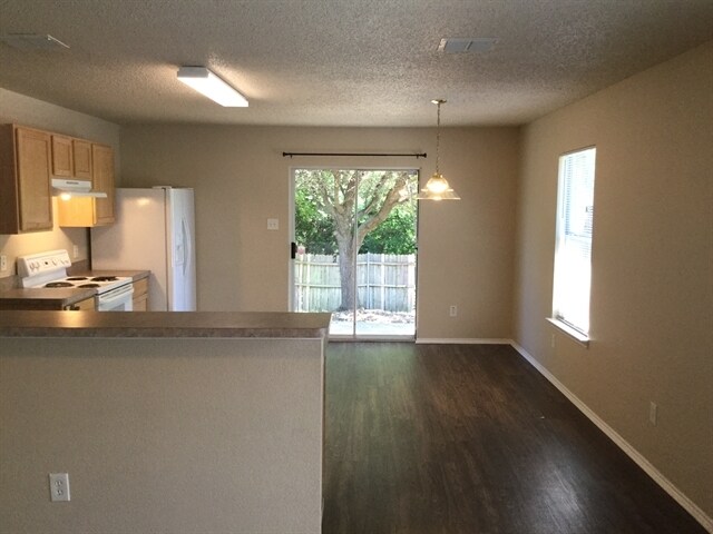 Building Photo - 5522 Mandarin Way