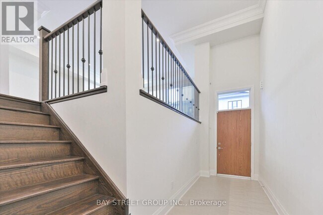 Photo du bâtiment - 384 Hwy 7