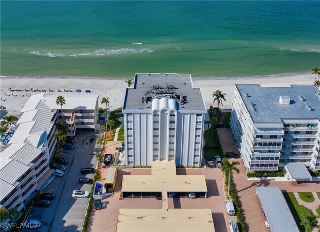 Foto del edificio - 1919 Gulf Shore Blvd N