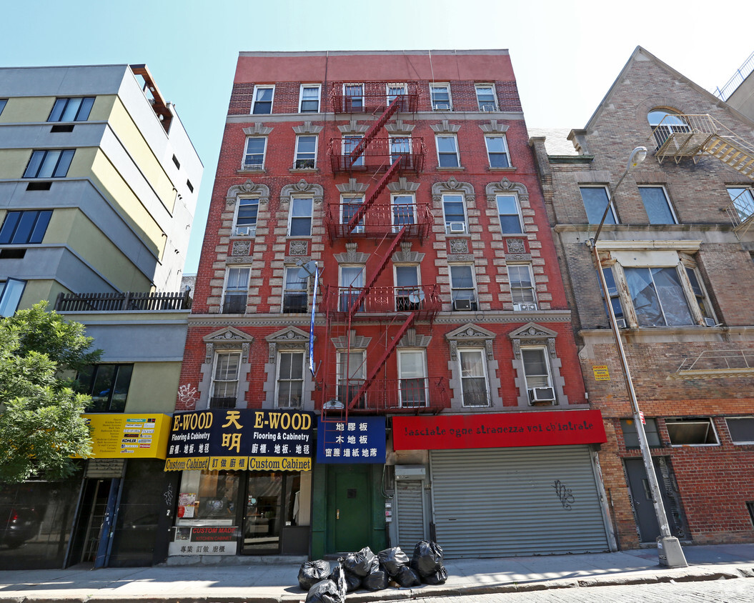 Building Photo - 334 Broome St