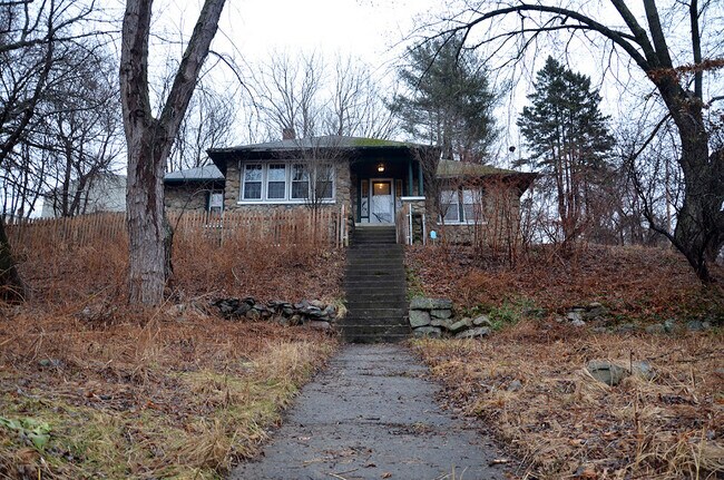 Building Photo - 799 Manton Ave