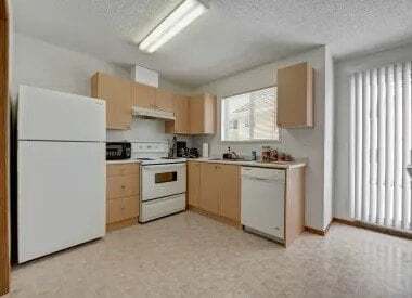 Building Photo - Ridgeview Village