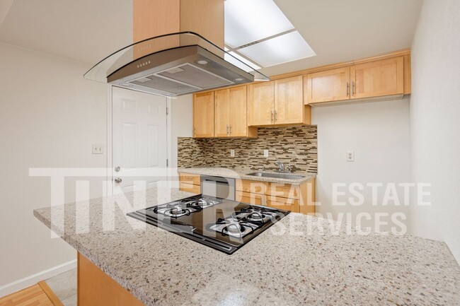 Building Photo - 7104 Grady Dr