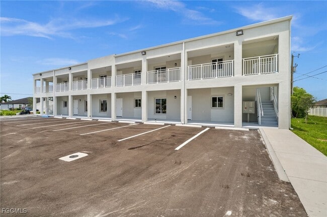 Building Photo - 721 SW 30th Terrace