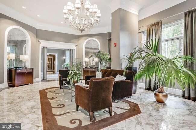 Bldg Lobby - 851 N Glebe Rd