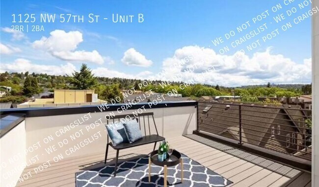 Building Photo - Ballard 2bed 2bath Townhouse w Rooftop Dec...