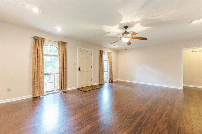 Building Photo - 3227 Plymouth Rock Dr