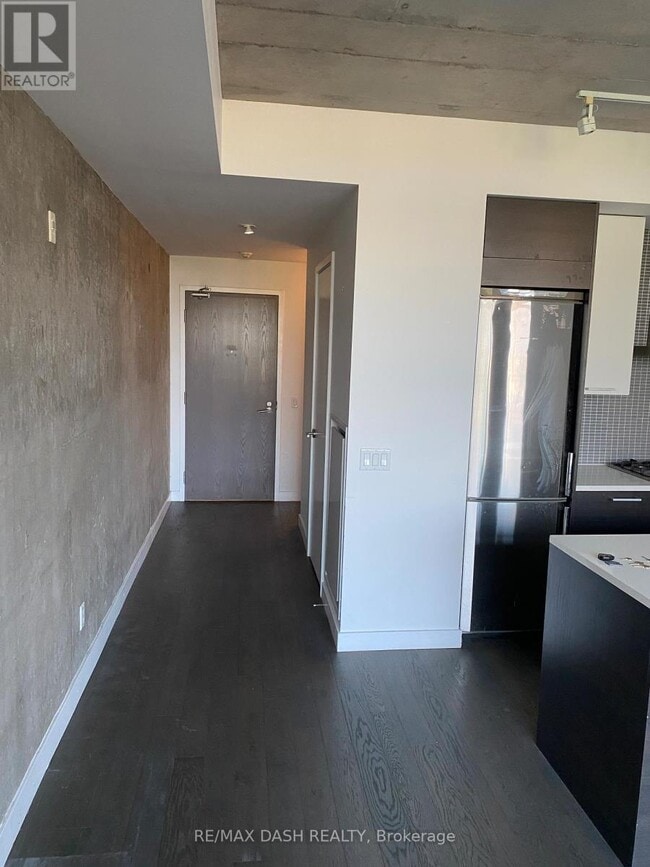 Building Photo - 90 Broadview Ave