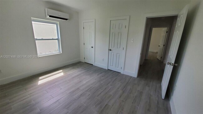 Foto del edificio - 560 NW 53rd St