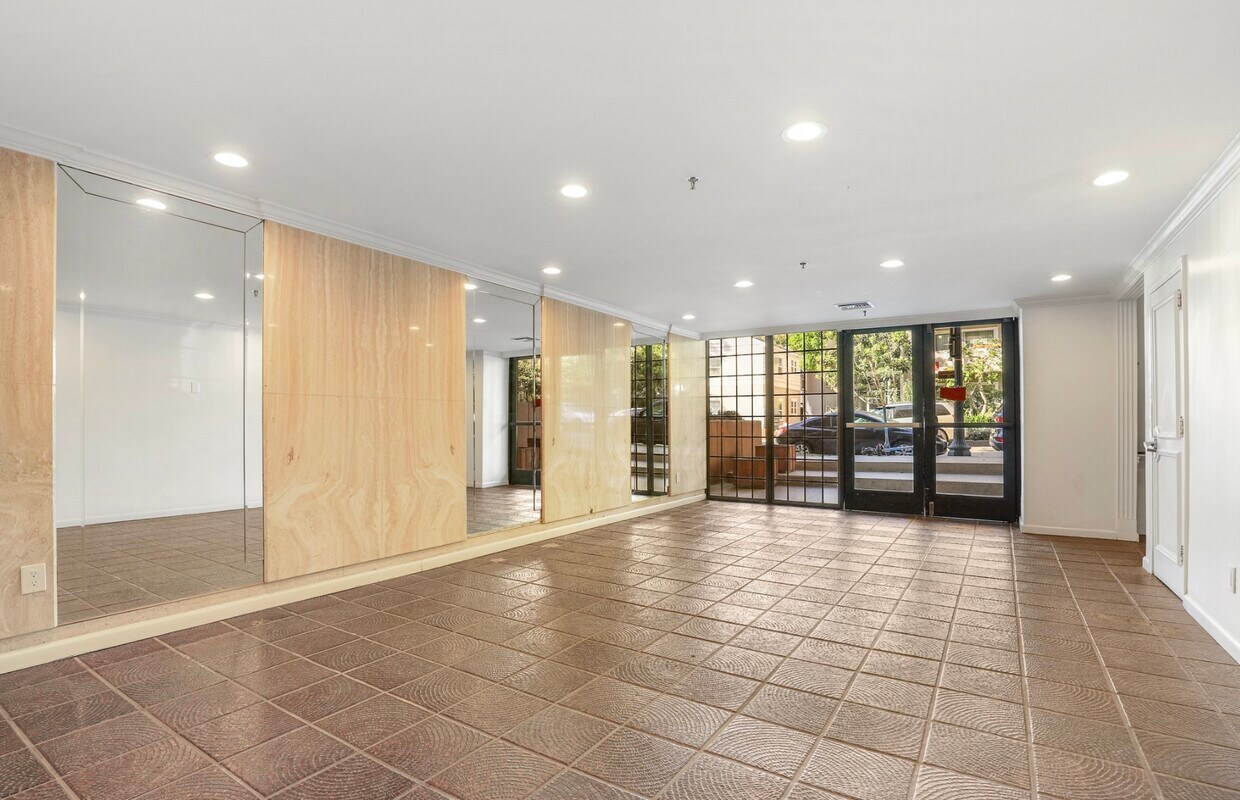 Foto principal - 540 Kelton Ave