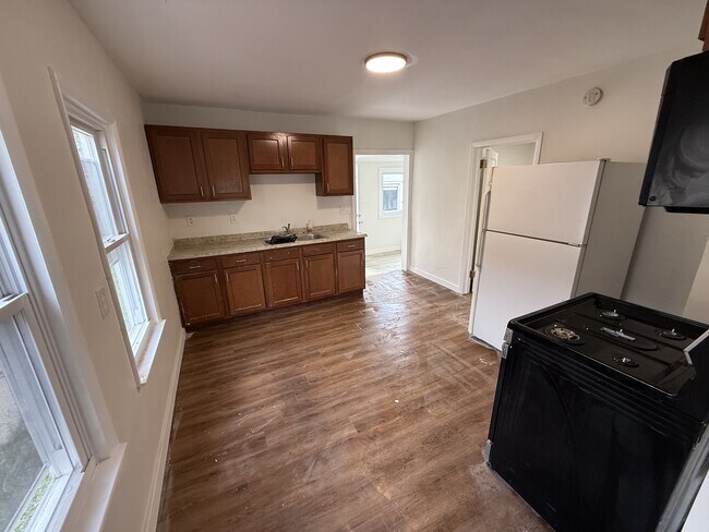 Foto del edificio - 23737 Stewart Ave