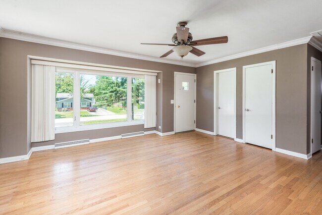 Building Photo - 4509 Pershing Ave