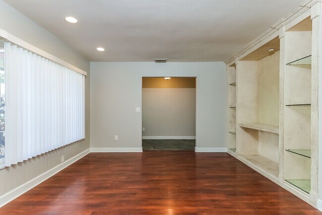 Foto del edificio - 22025 Flanders Ct