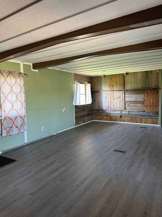 Foto del edificio - 517 Hidden Oaks Rd