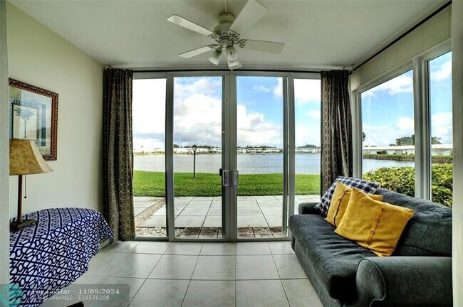Building Photo - 1801 Ocean Dr