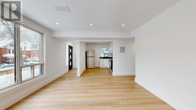 Photo du bâtiment - 1252 Davenport Rd