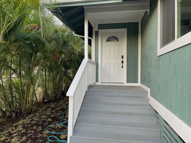 Entrance - 1322 Kanewai St