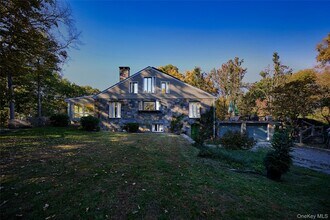 Building Photo - 356 Rossway Rd