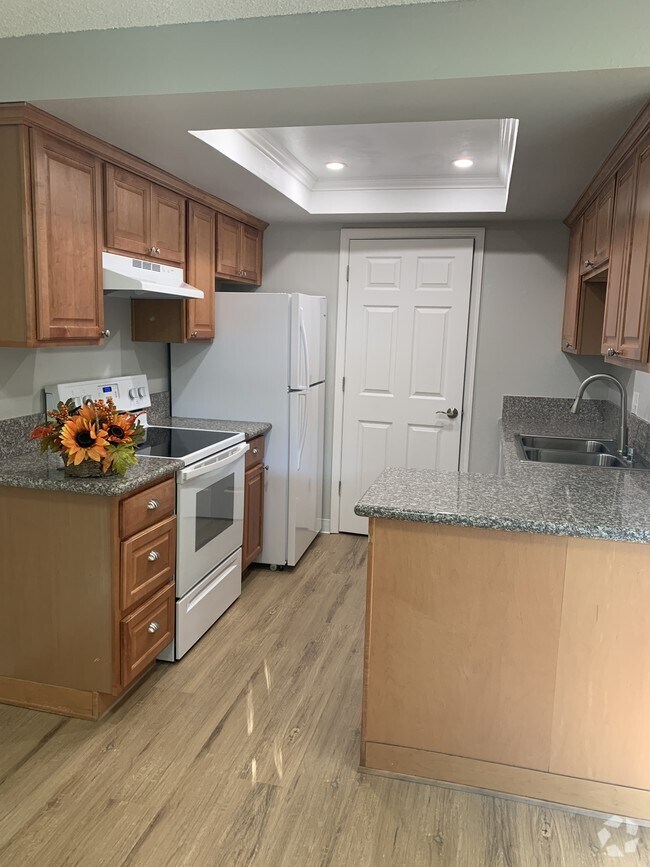 Old Evergreen Highway Houses for Rent with a Garage Vancouver, WA 2