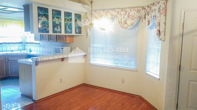 Building Photo - 4475 Red Oak Common