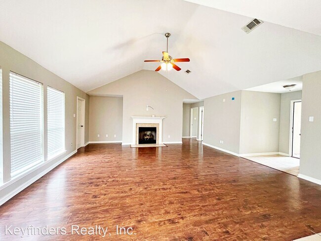 Building Photo - 4 br, 2 bath House - 26475 Parkwood Dr.