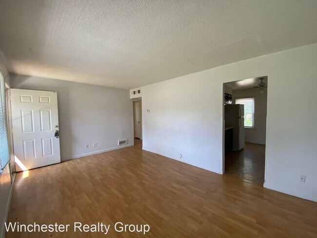 Building Photo - 2 br, 1 bath House - 10227 Breckenridge Rd.