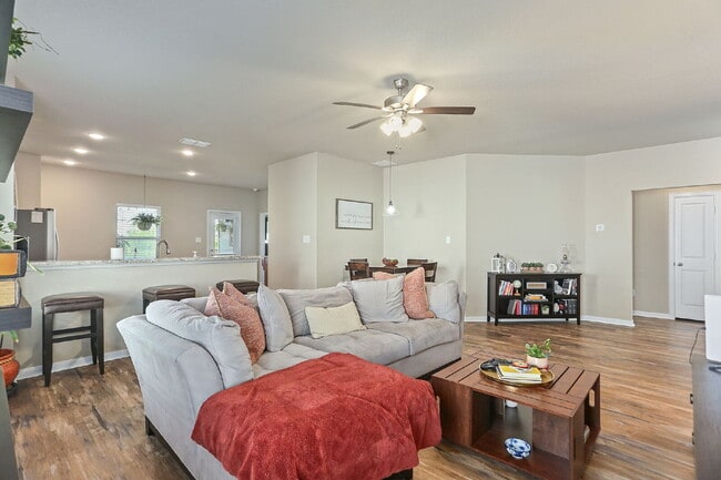 Building Photo - 158 Javelina Hl