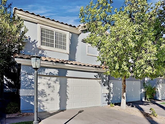 Foto principal - 8480 Pacific Spring Avenue