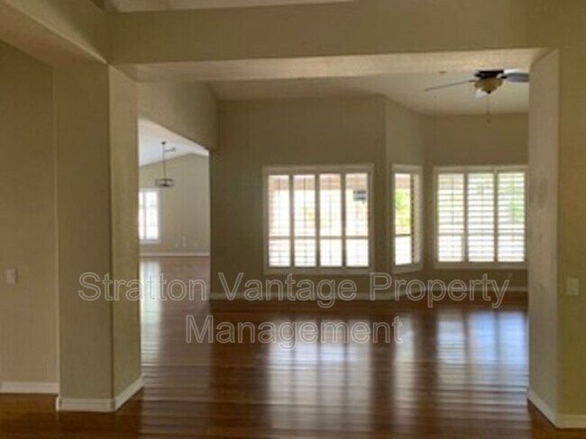 Foto del edificio - 5936 E Woodridge Dr