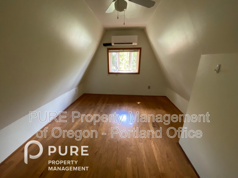 Foto principal - 10321 NE Oregon St