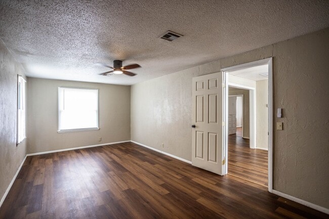 Building Photo - Single family 2 bed 1 bath home near SWOSU