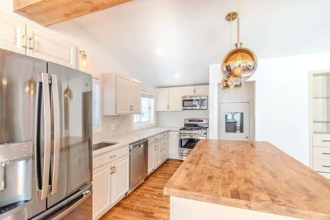 Foto del edificio - Charming & Updated 3-Bedroom Home for Lease in Birmingham