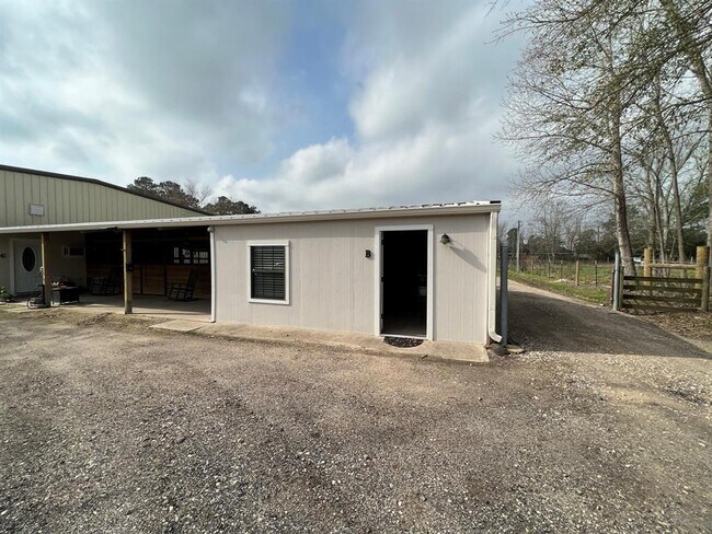 Building Photo - 18219 Strack Dr