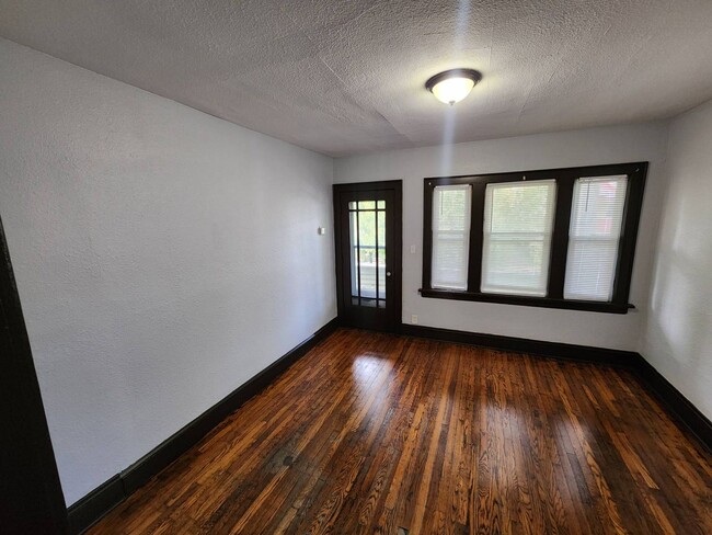 Foto del edificio - 12022 Griffing Ave